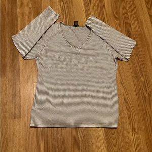 Women’s t shirt in two colors v neck Ann Taylor brand  size large long sleeve